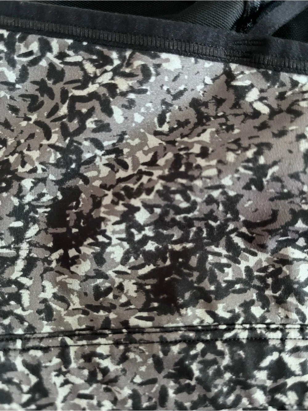 Livi Strappy Black Gray Patterned Women's Sports Bra Size 22/24 - Picture 3 of 4